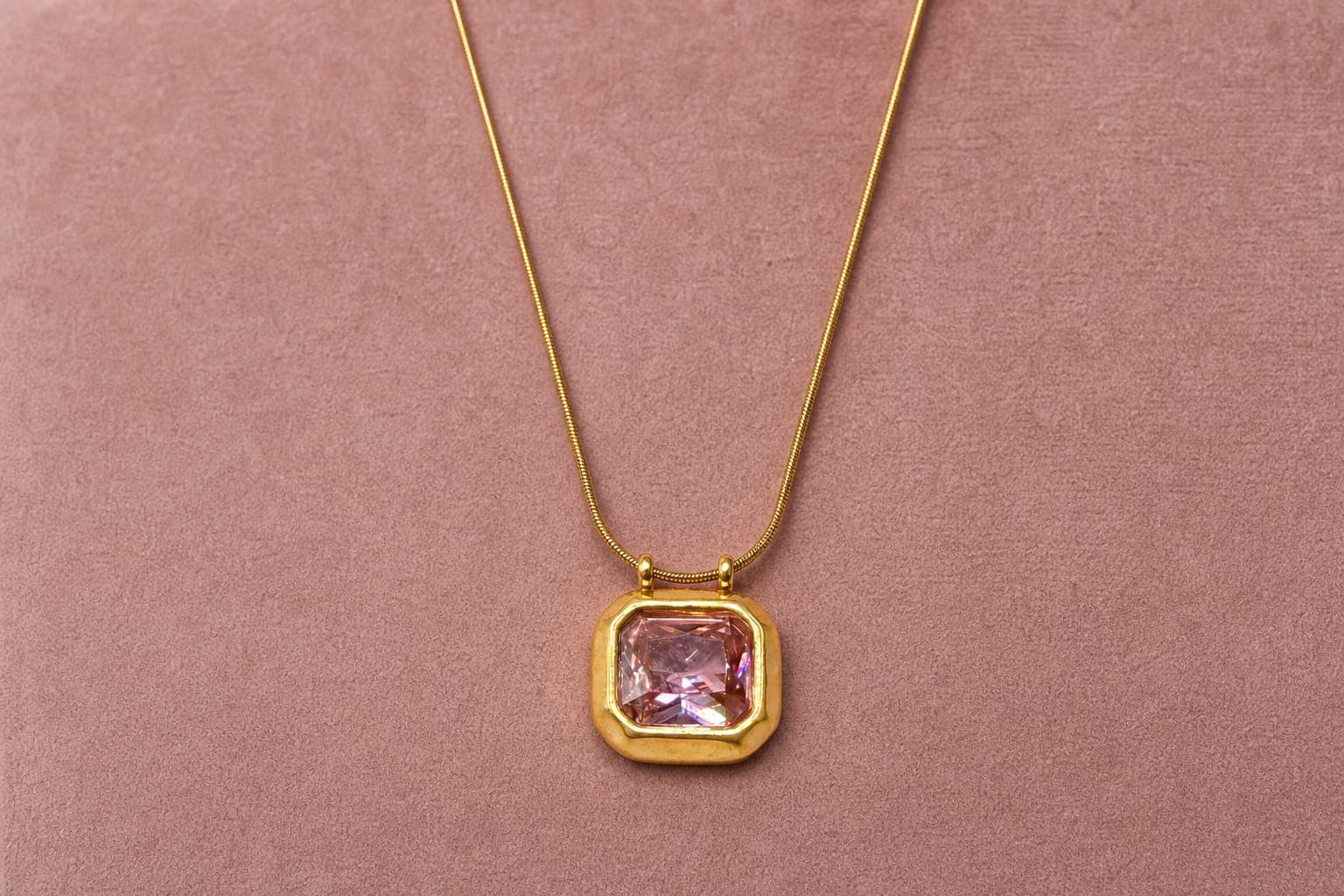 Pink Stone Necklace — photo 3