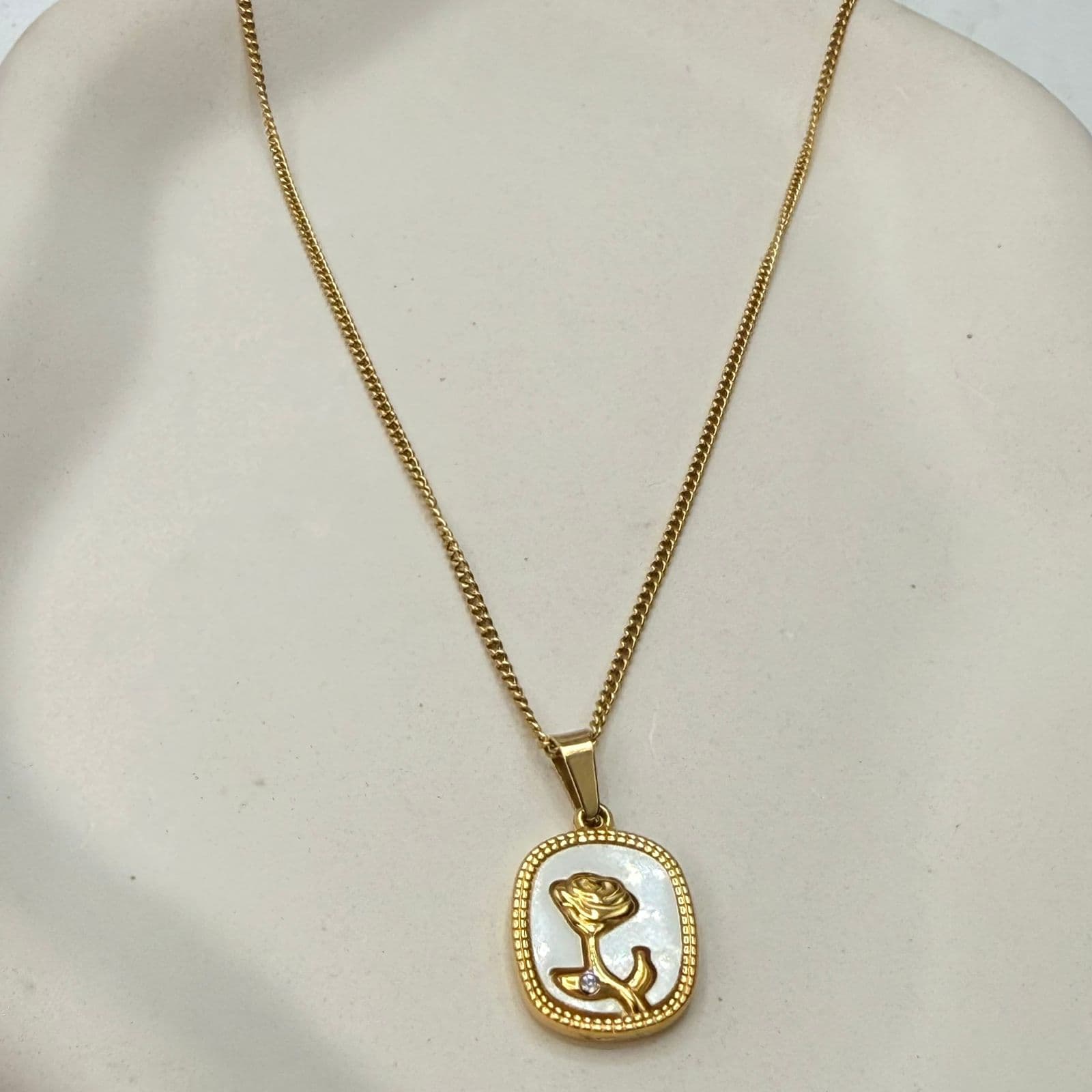 Vintage Rose Necklace — photo 2